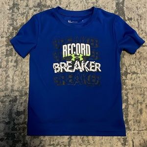 Boys under armour top size 5